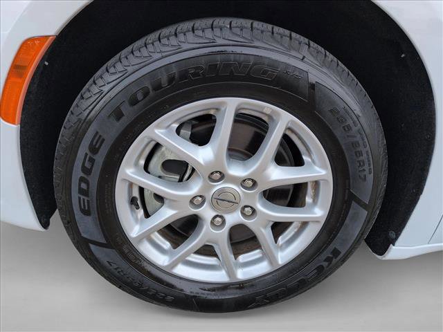 Used 2023 Chrysler Pacifica Touring-L FWD image 25