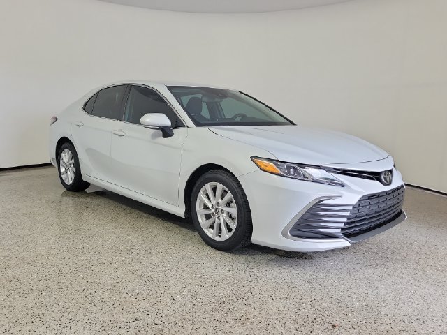 Used 2024 Toyota Camry LE w/ Convenience Package FWD image 4