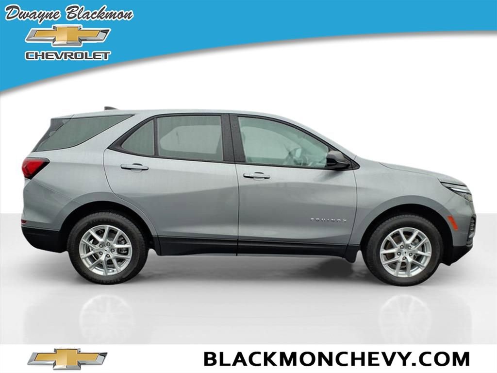Used 2023 Chevrolet Equinox LS image 2