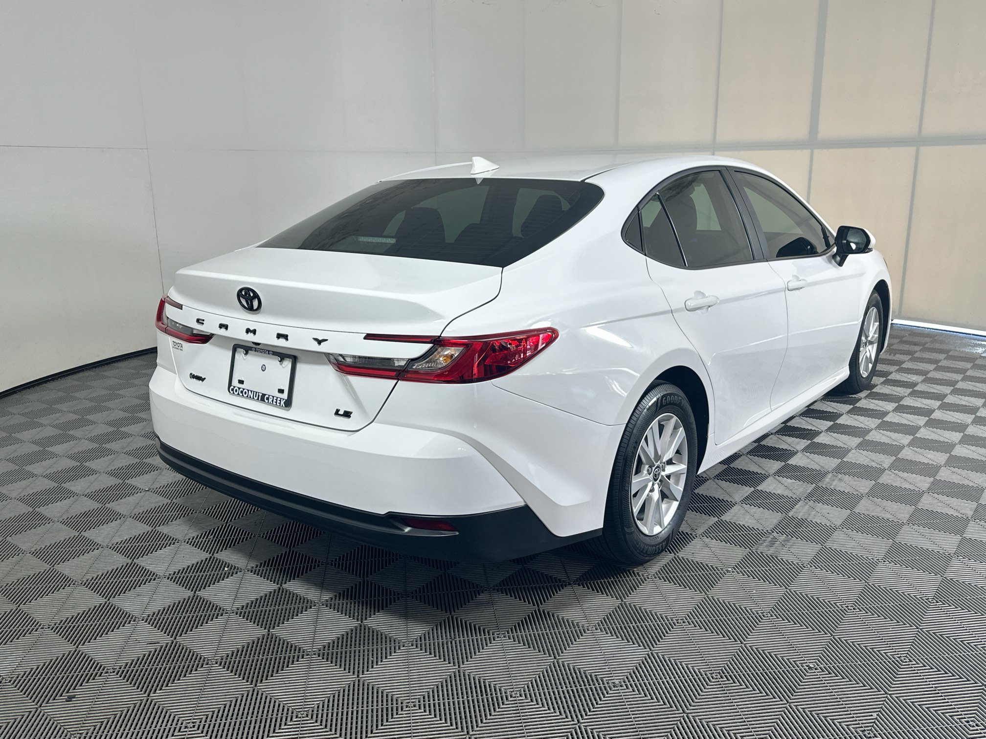 Used 2025 Toyota Camry LE FWD image 3