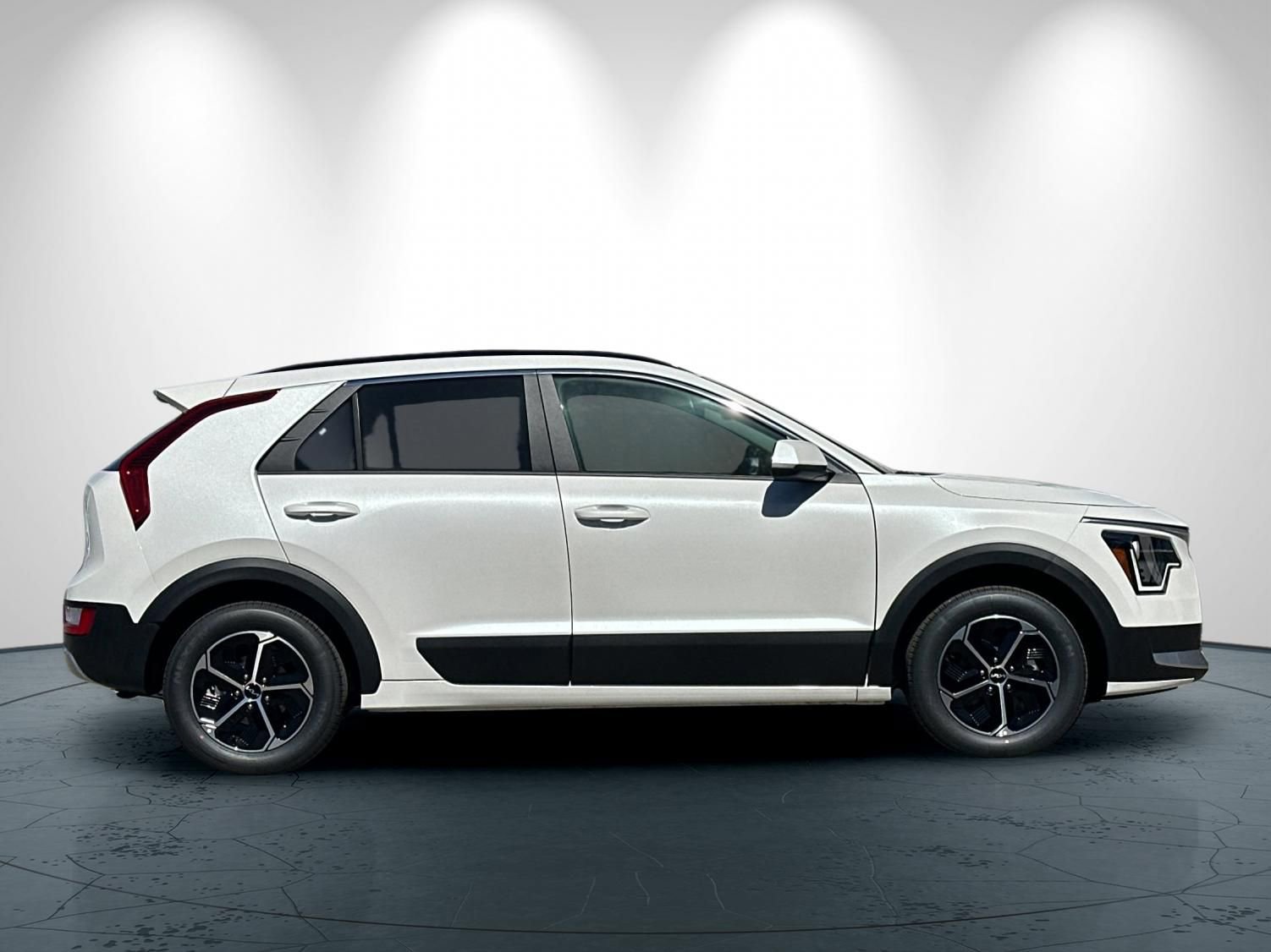New 2026 Kia Niro LX FWD image 3