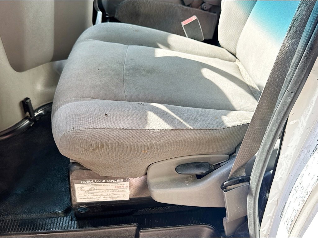 Used 2015 Ford E-350 and Econoline 350 Super Duty image 21