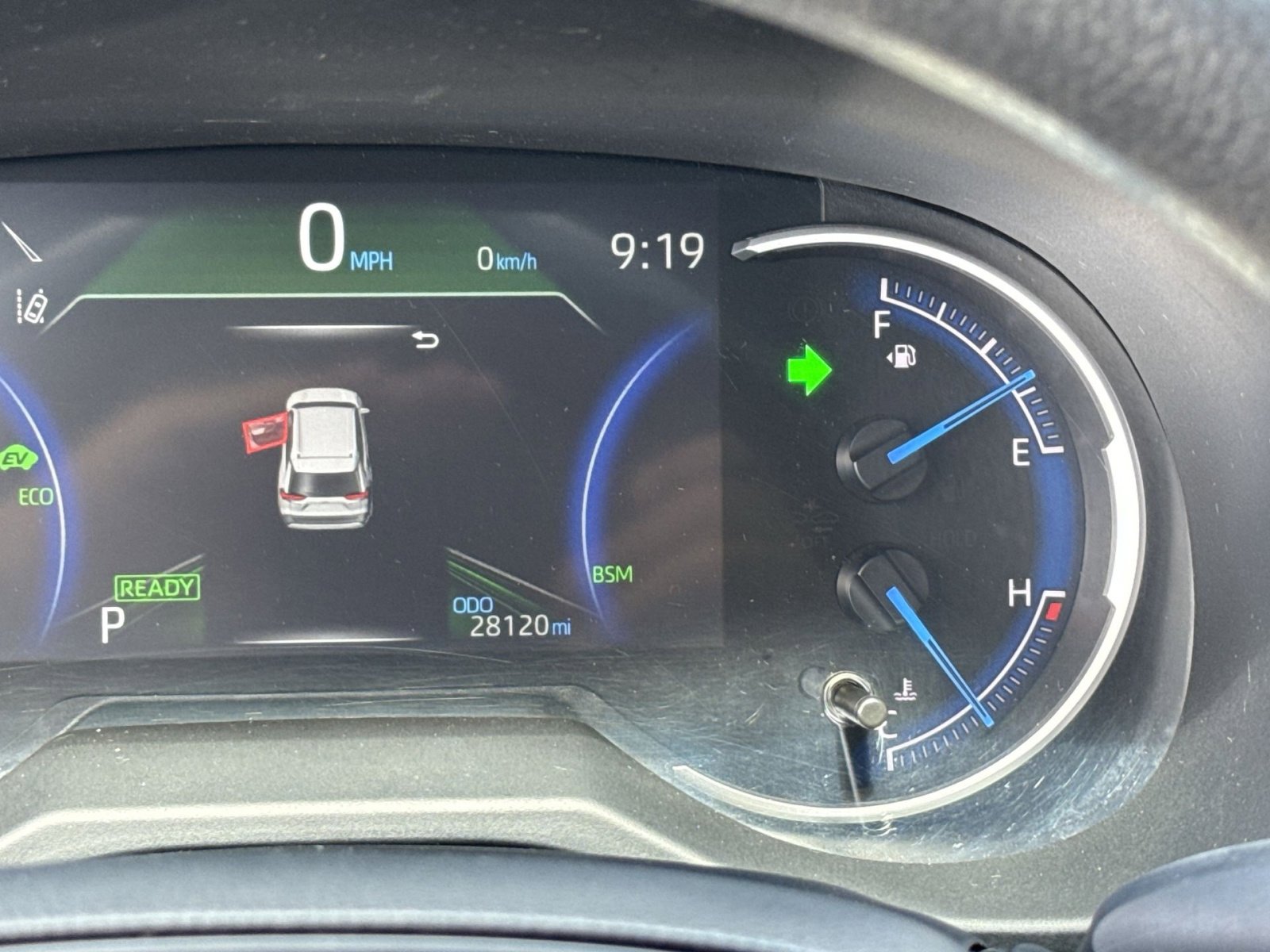 Used 2025 Toyota RAV4 LE AWD/4WD image 18