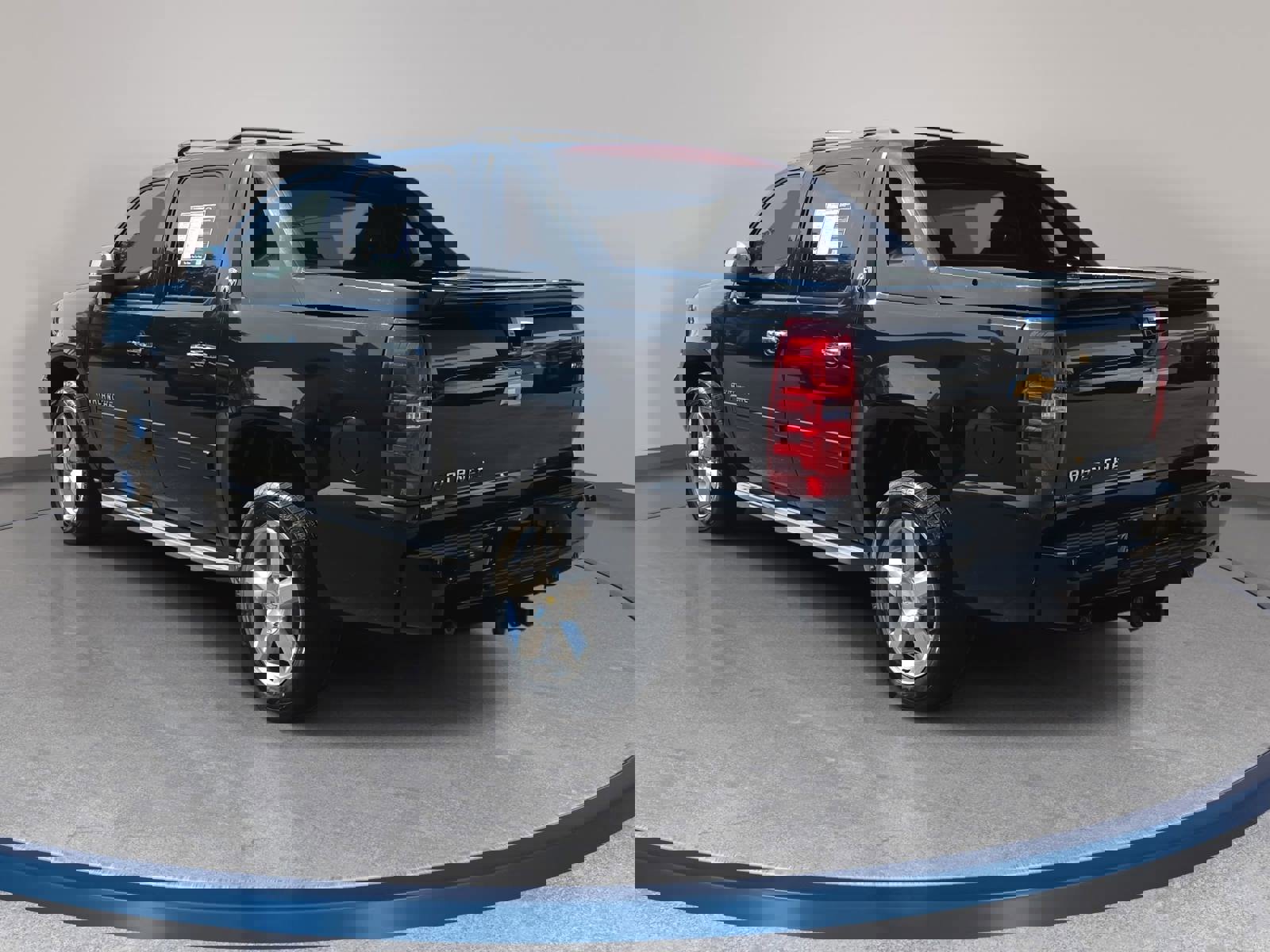 Used 2013 Chevrolet Avalanche LT w/ All-Star Edition image 7