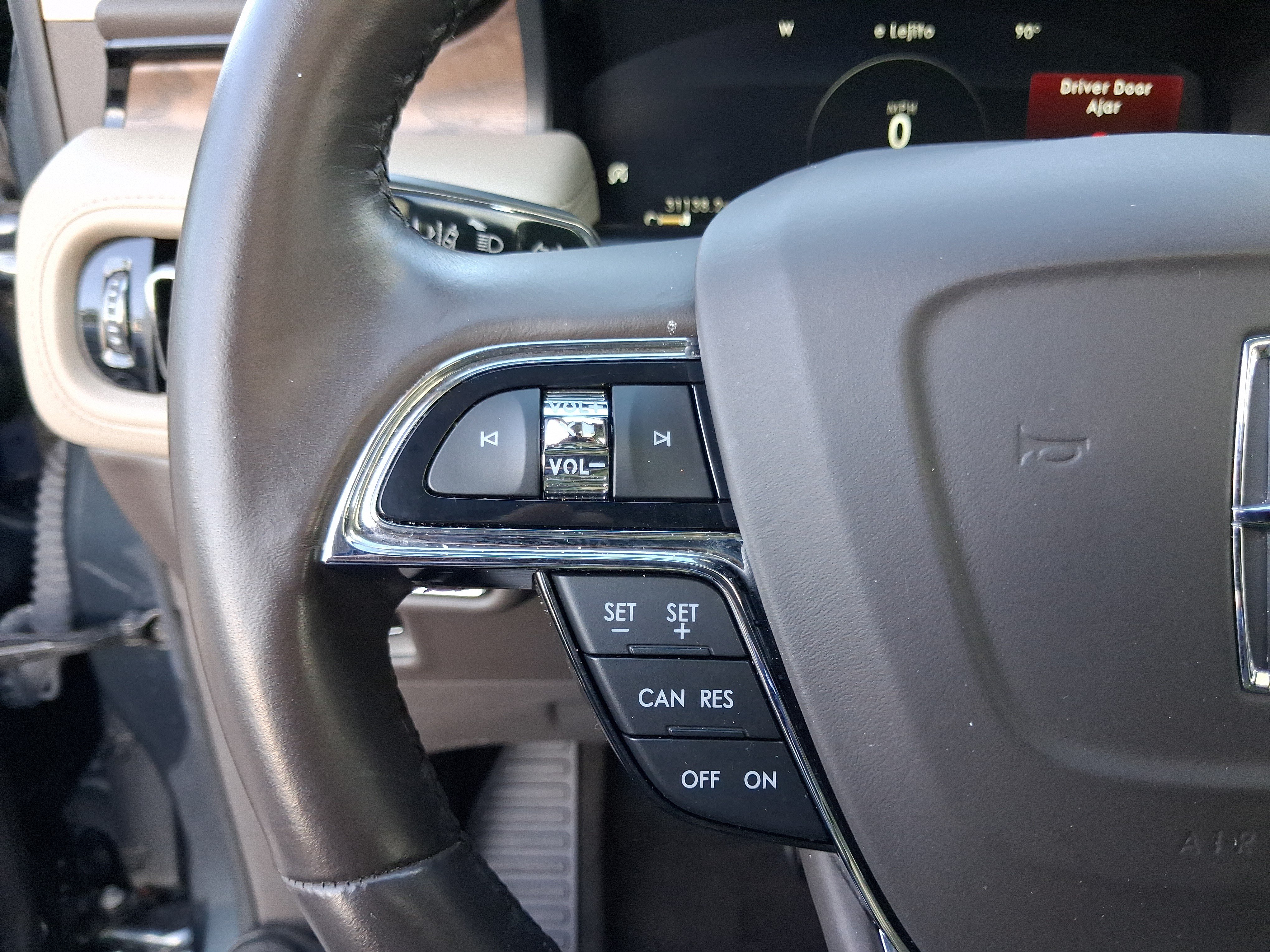 Certified 2023 Lincoln Nautilus Reserve FWD image 18