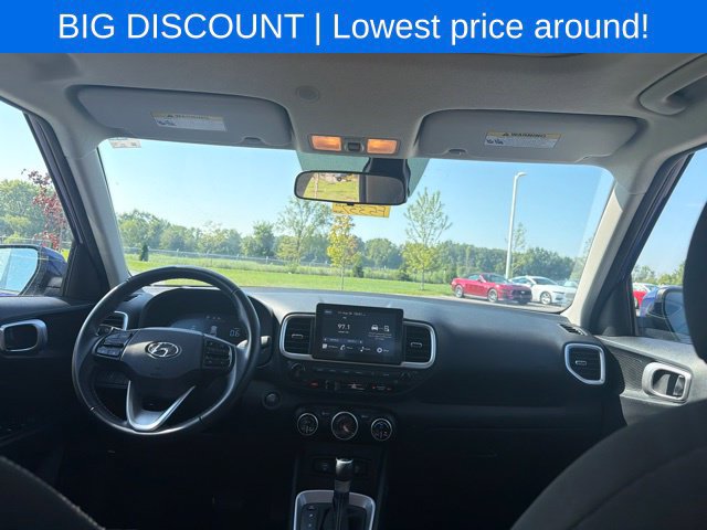 Used 2025 Hyundai Venue SEL FWD image 17