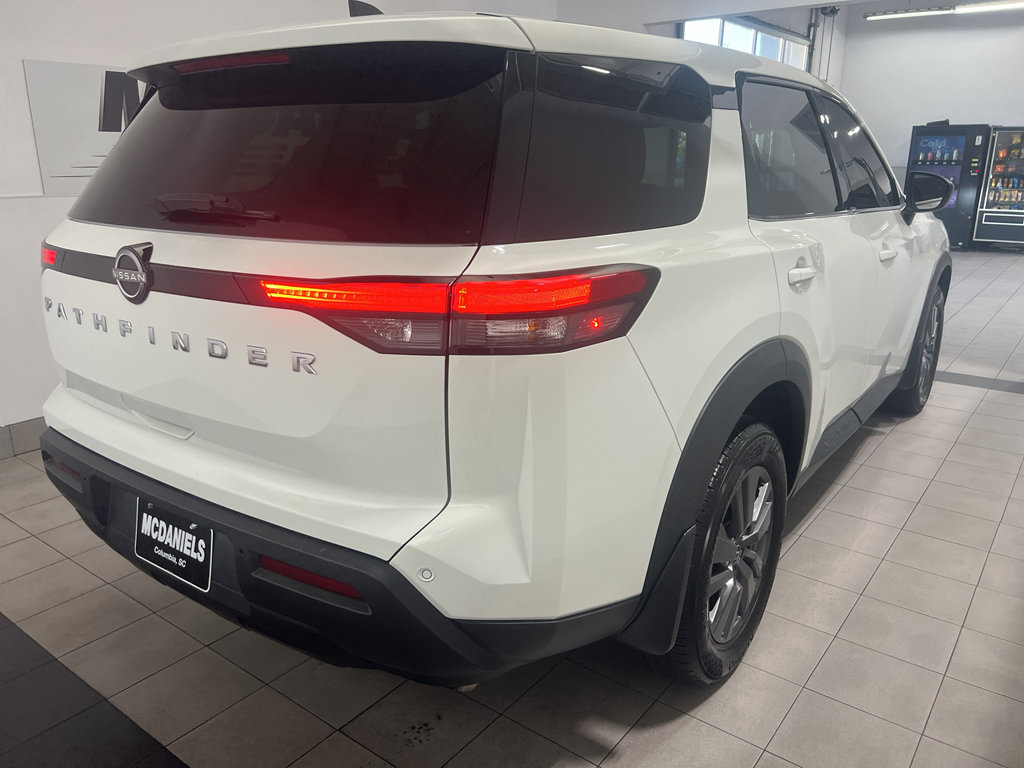 Used 2024 Nissan Pathfinder S image 6