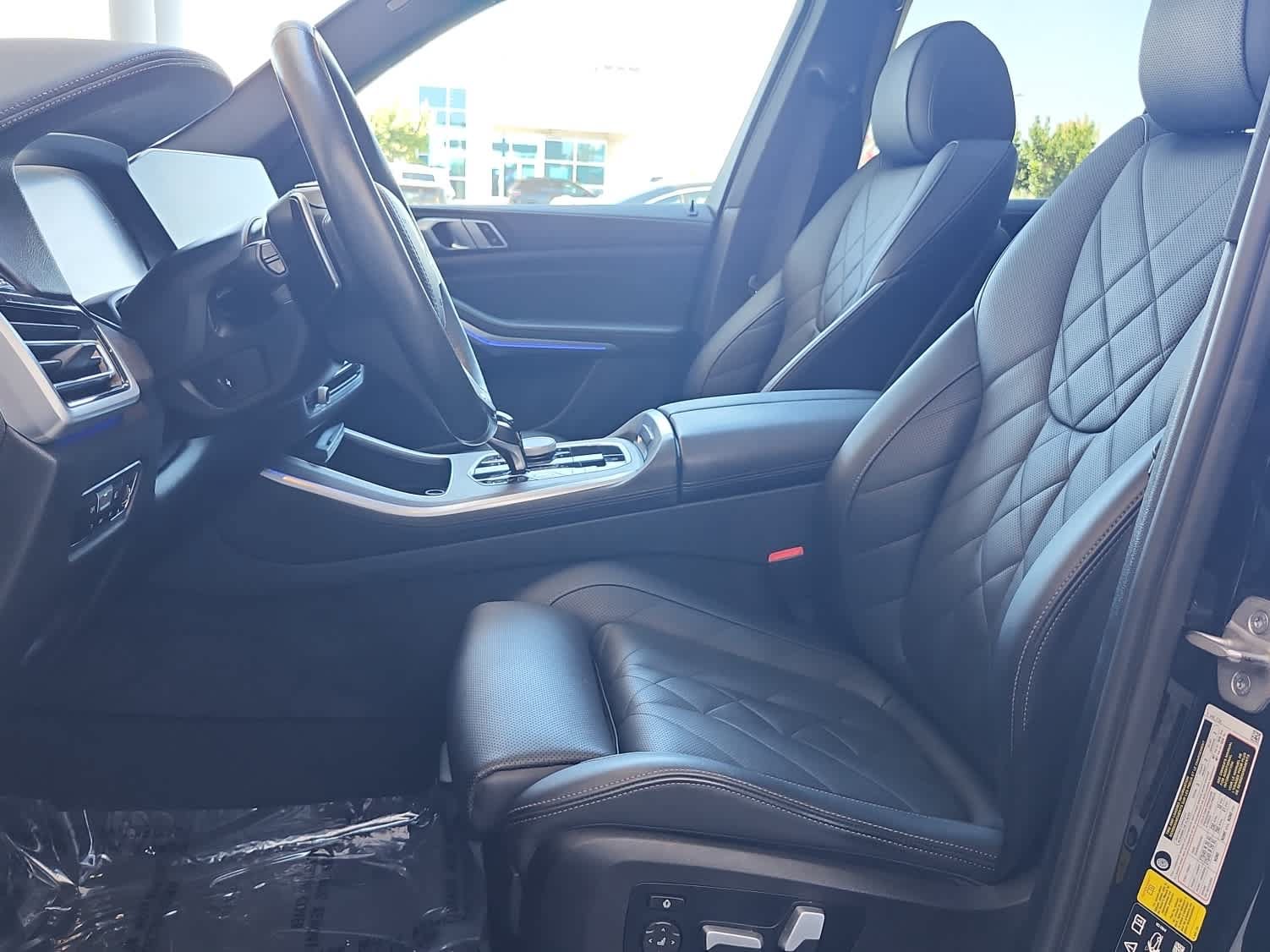 Used 2023 BMW X5 xDrive40i w/ Climate Comfort Package AWD/4WD image 15