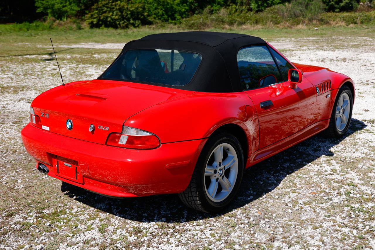 Used 2000 BMW Z3 2.5i image 11