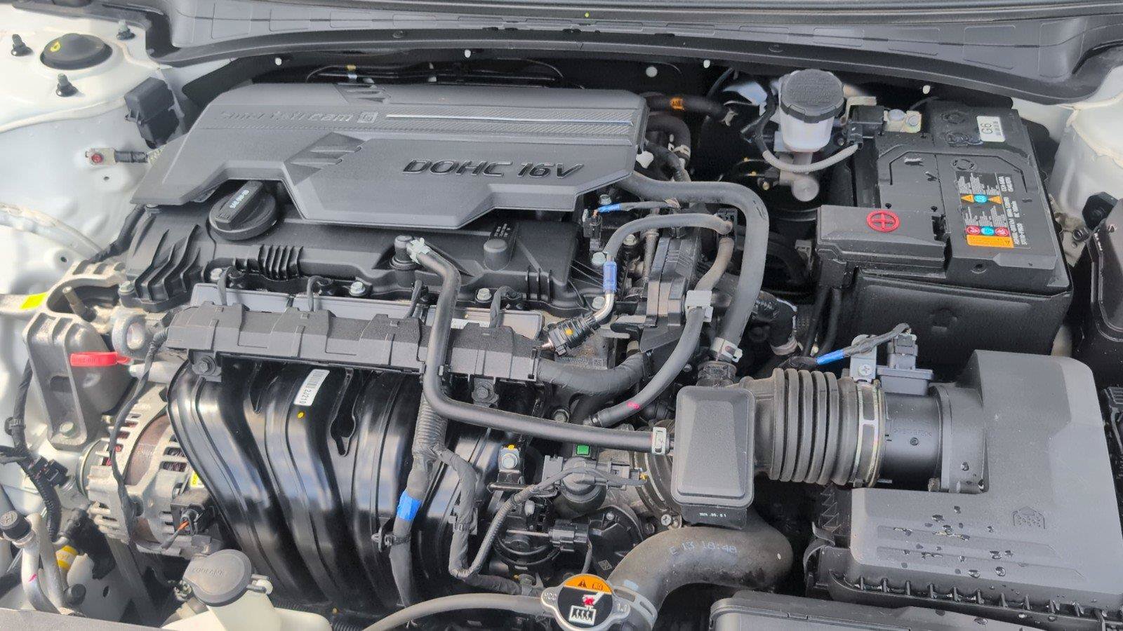 Used 2024 Hyundai Elantra Limited FWD image 14