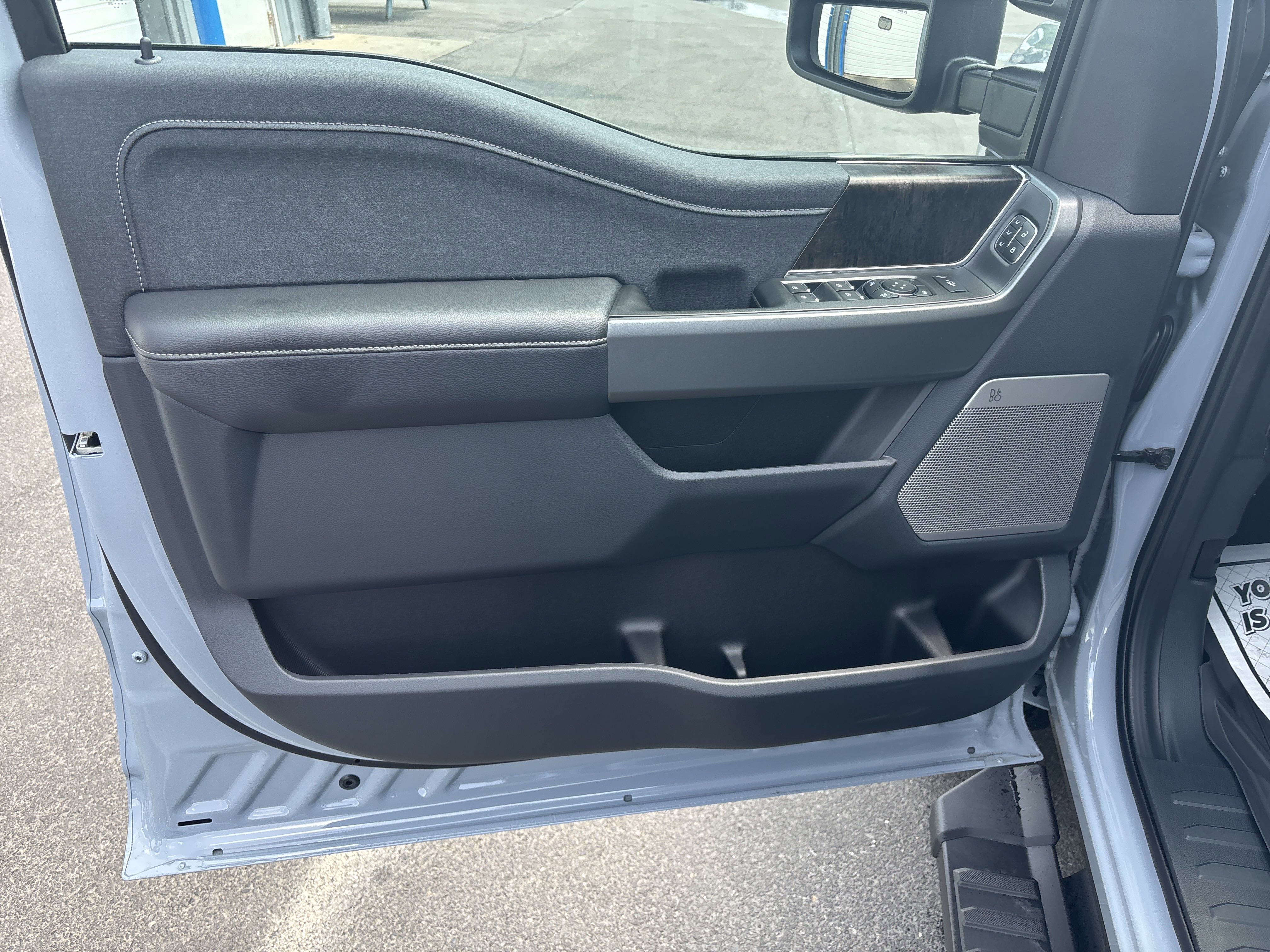 New 2025 Ford F250 Lariat w/ Lariat Ultimate Package image 16