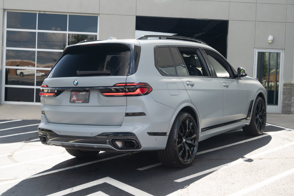 Used 2024 BMW X7 xDrive40i w/ M Sport Package AWD/4WD image 12