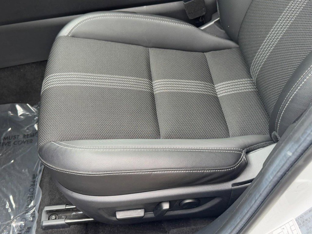 Used 2025 MAZDA CX-50 AWD 2.5 S w/ Premium Package image 22