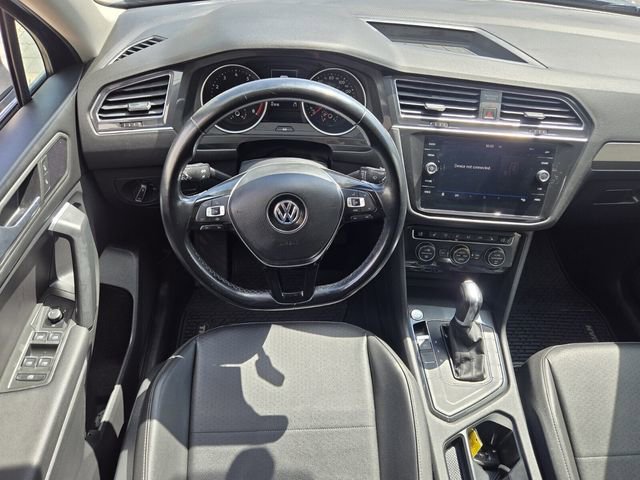 Used 2019 Volkswagen Tiguan SE w/ Panoramic Sunroof Package FWD image 16