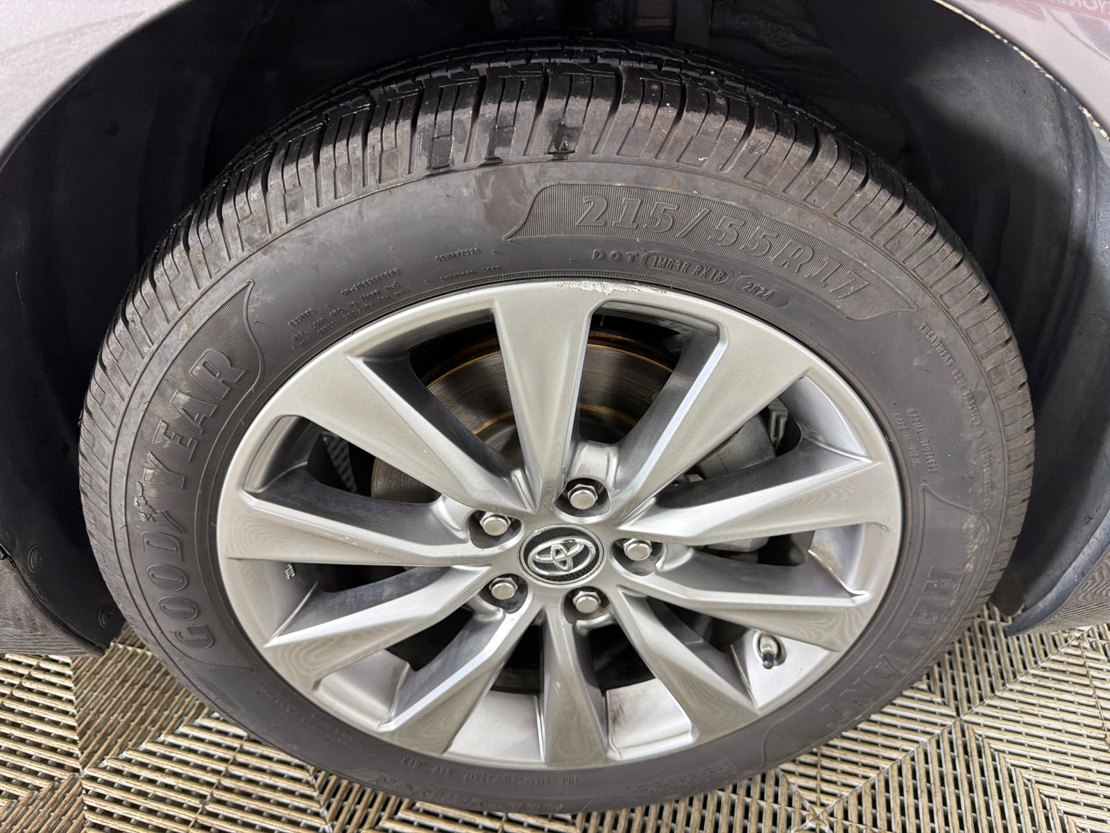 Used 2017 Toyota Camry XLE FWD image 12