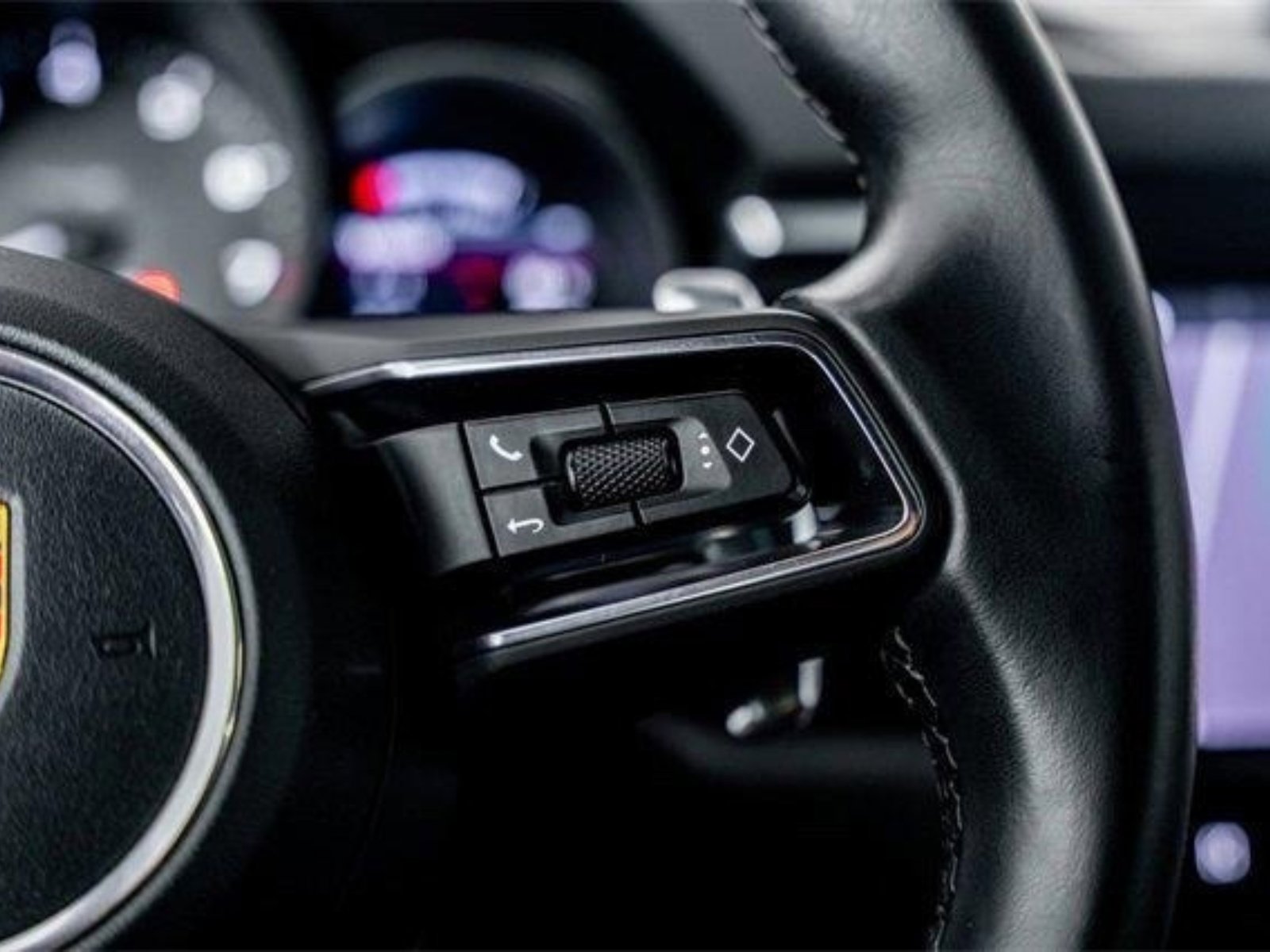 Used 2022 Porsche Macan S w/ Premium Package Plus image 47