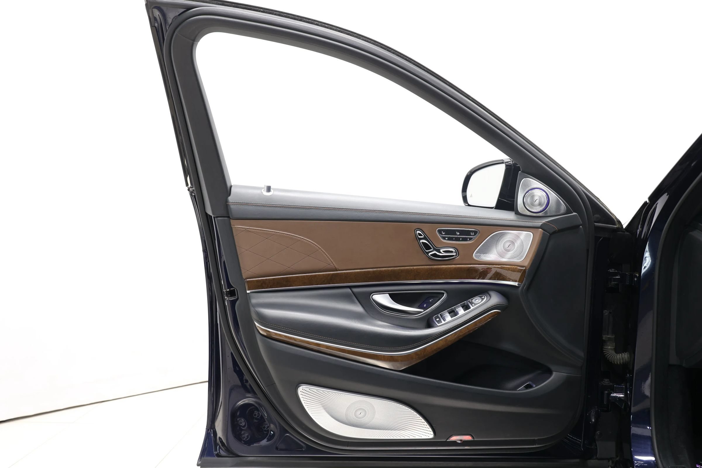 Used 2016 Mercedes-Benz Maybach S 600 image 11