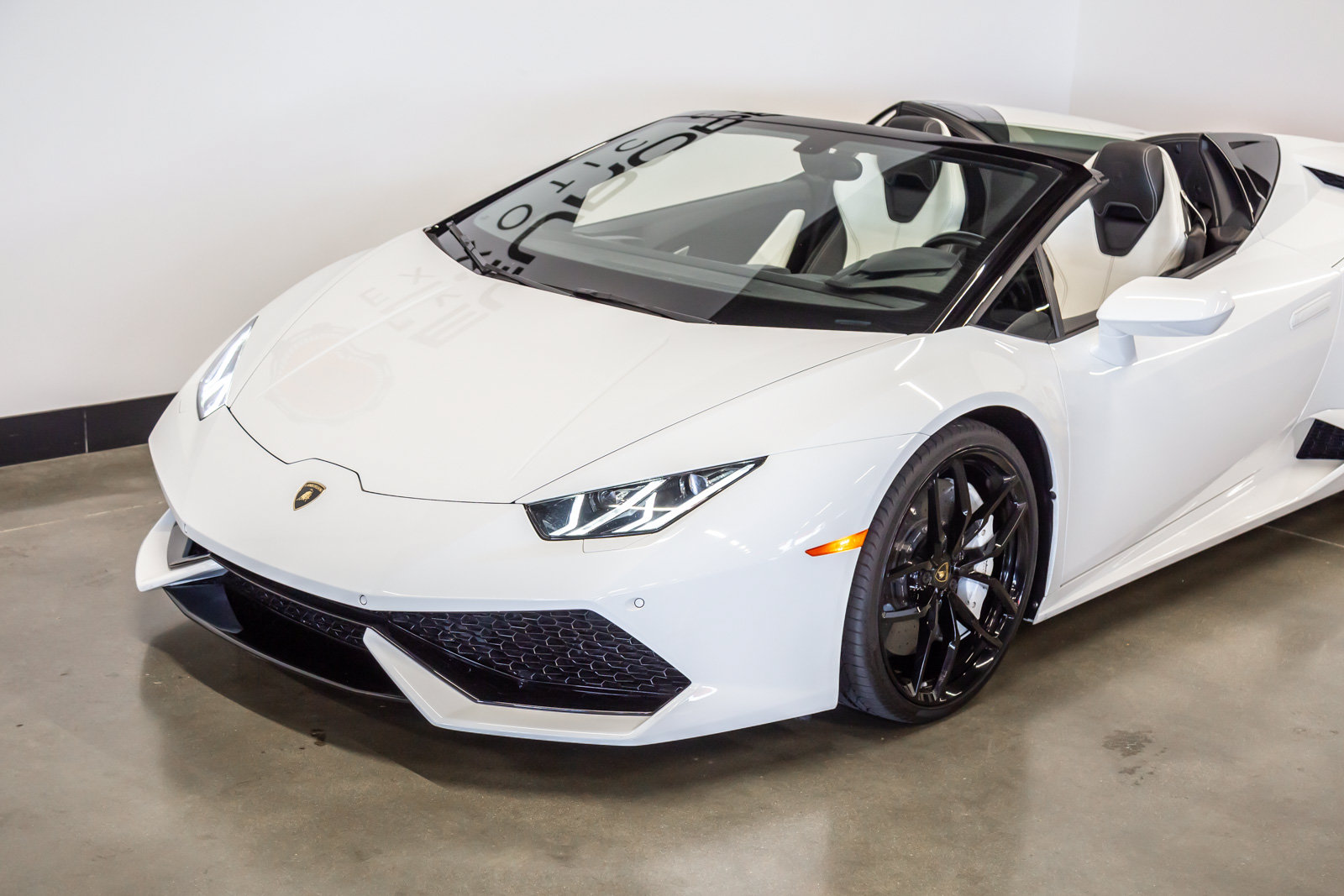 Used 2017 Lamborghini Huracan LP 610-4 AWD/4WD image 6