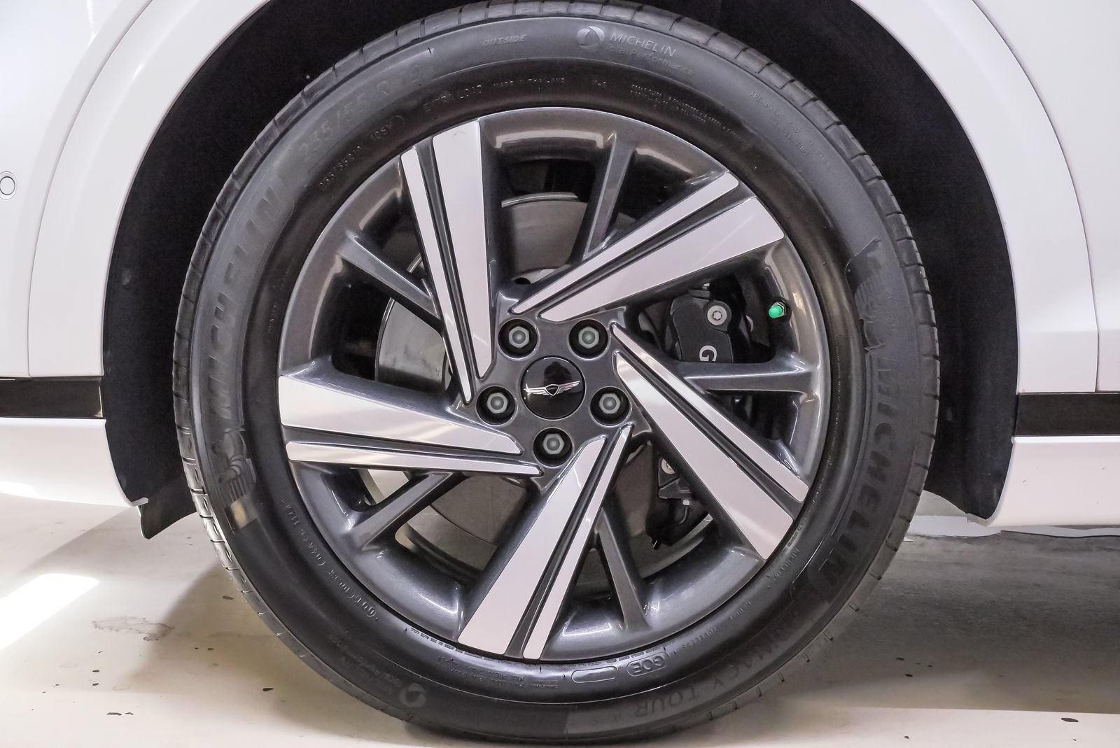 Certified 2026 Genesis GV70 3.5T Sport Advanced AWD/4WD image 30