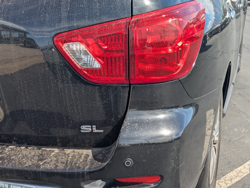 Used 2018 Nissan Pathfinder SL w/ Cargo Package FWD image 5