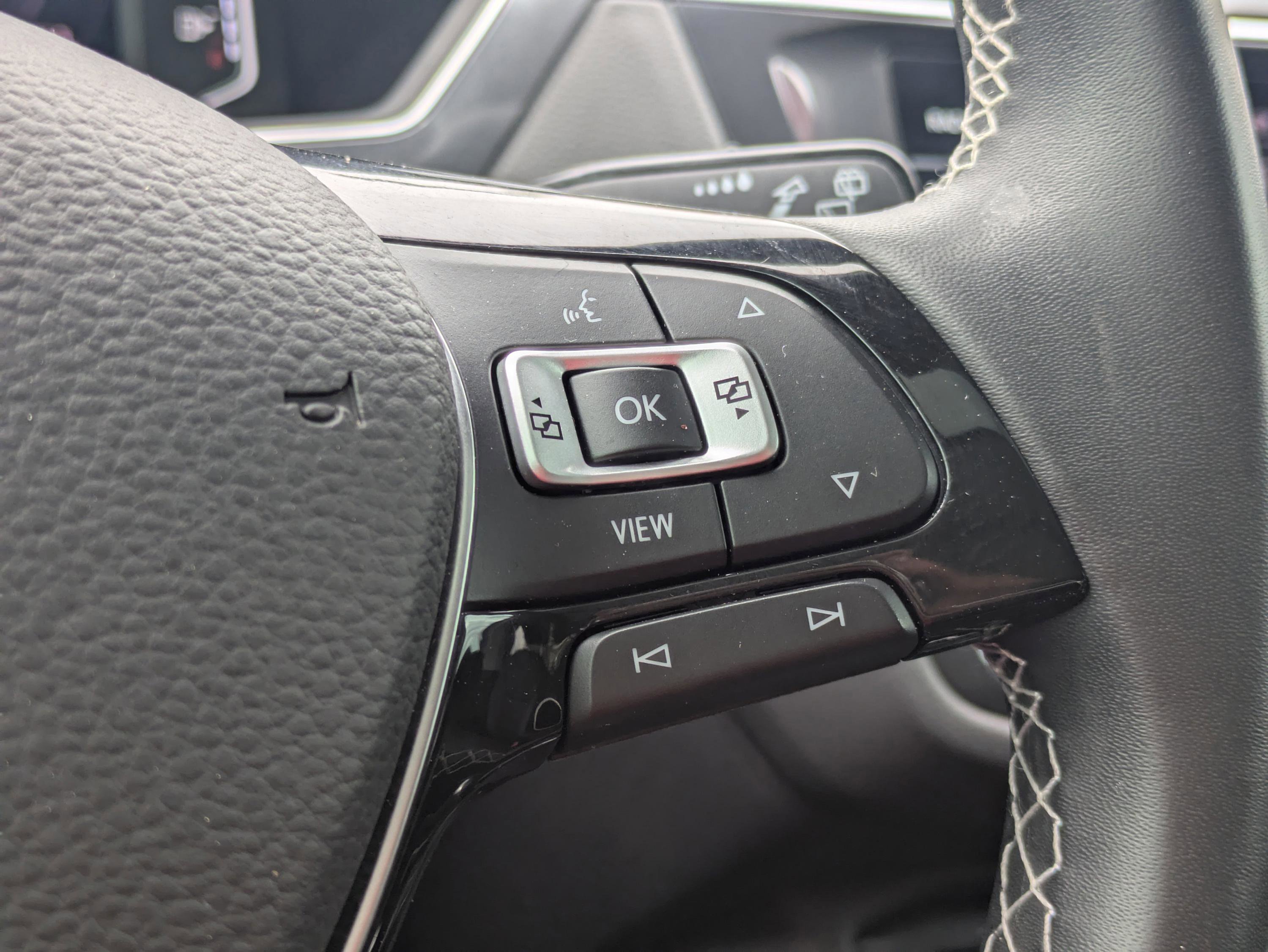 Used 2021 Volkswagen Tiguan SEL image 13