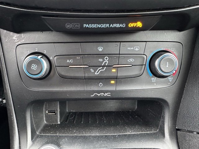 Used 2015 Ford Focus SE image 10