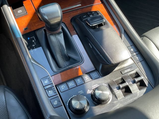 Used 2019 Lexus LX 570 4WD w/ Luxury Package image 37