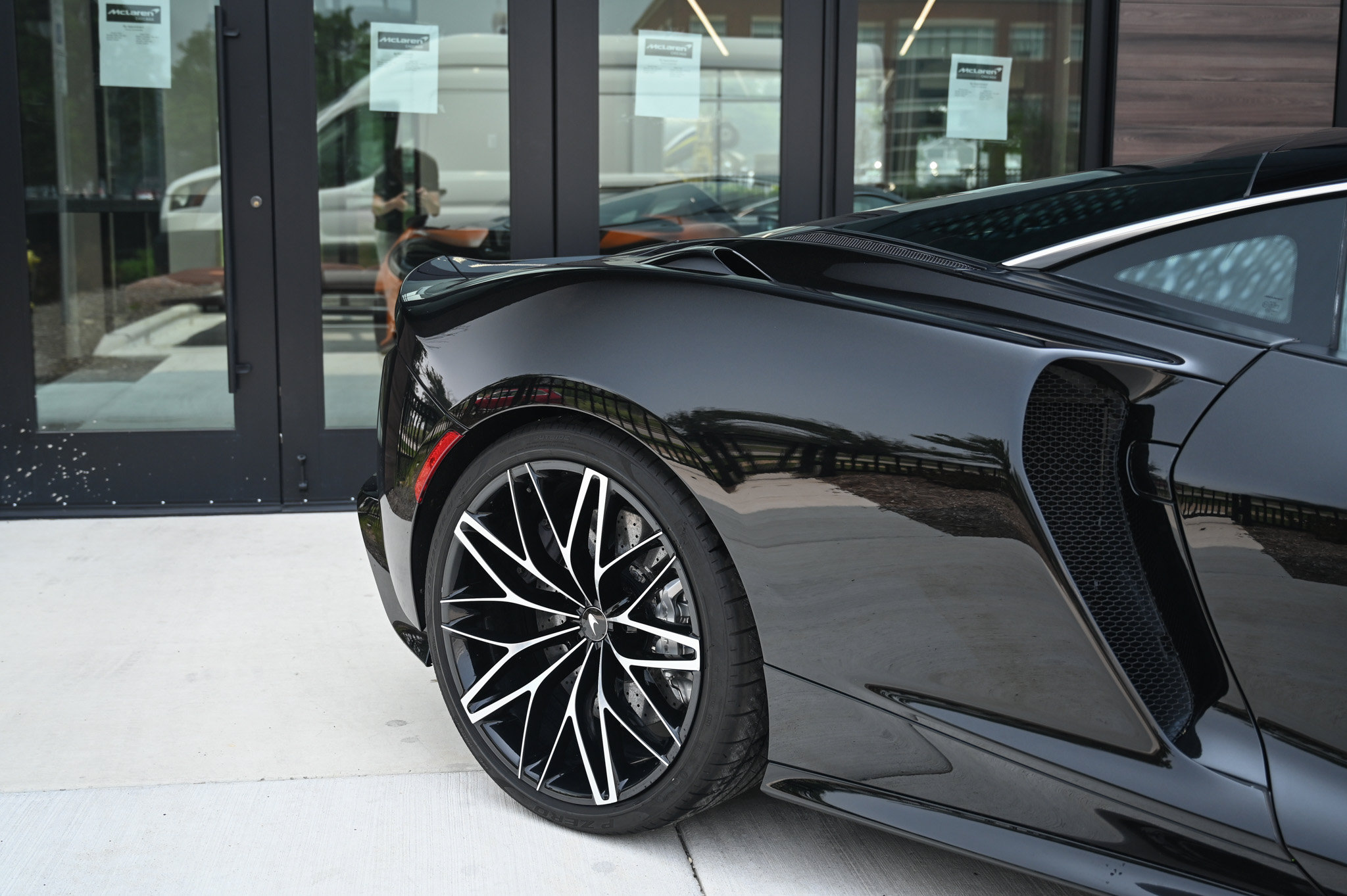 Used 2025 McLaren GTS RWD image 9