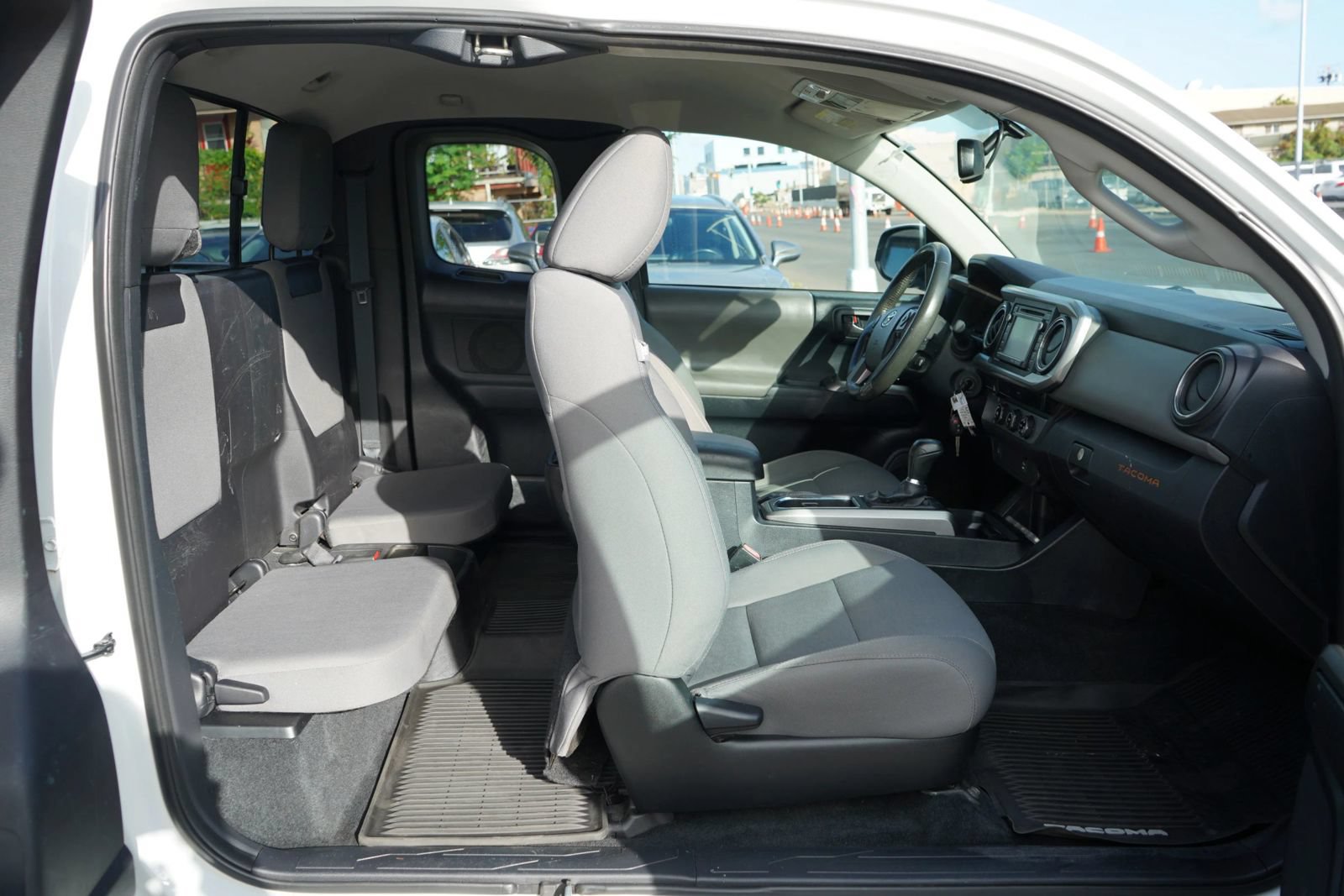Used 2016 Toyota Tacoma SR5 RWD image 19
