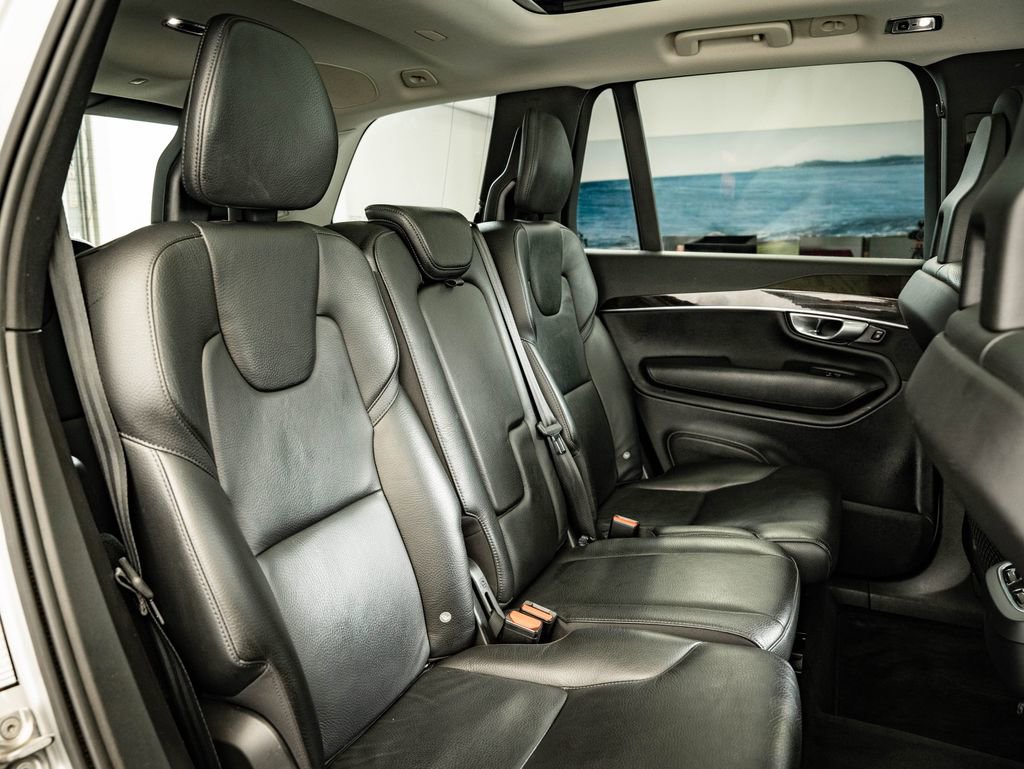 Used 2018 Volvo XC90 T6 Momentum w/ Momentum Plus Package AWD/4WD image 48