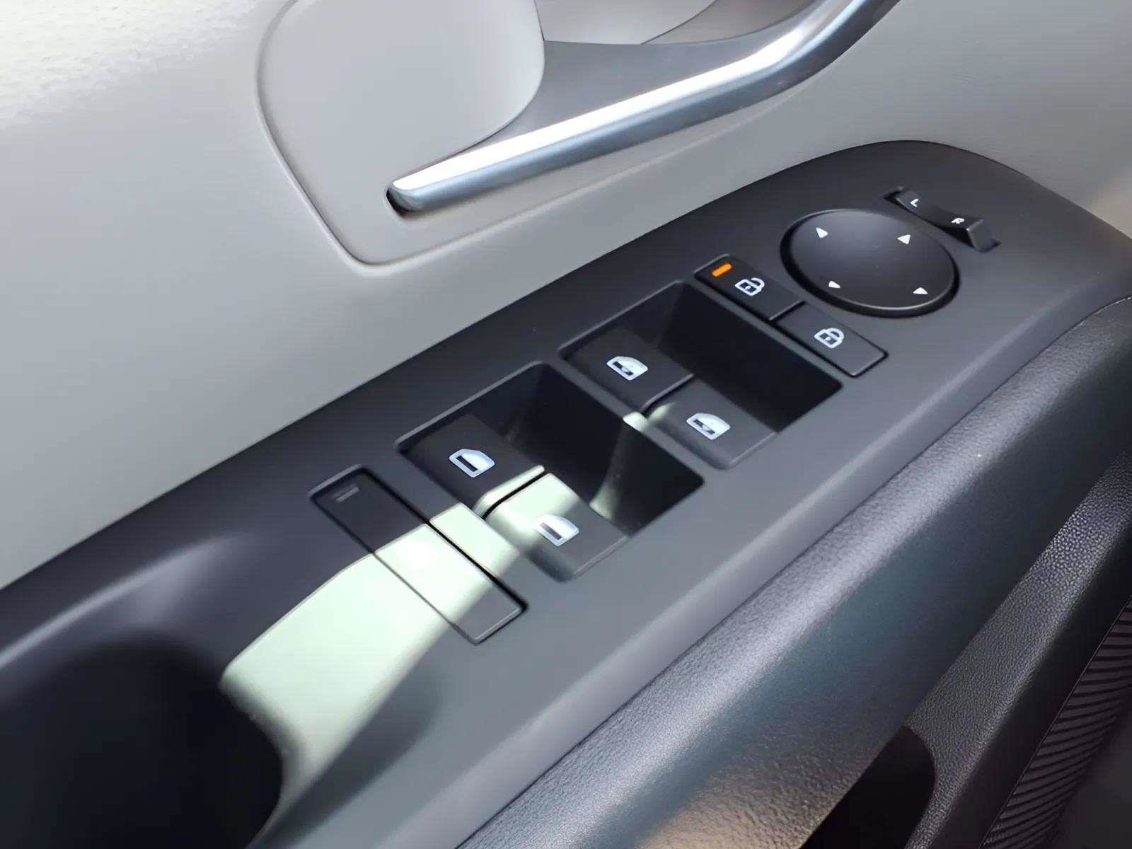 Certified 2025 Hyundai Tucson SEL FWD image 13