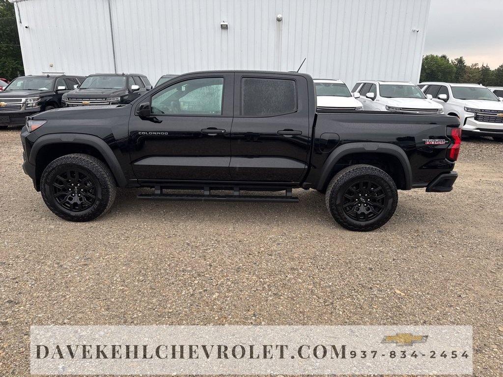Used 2024 Chevrolet Colorado Trail Boss w/ Technology Package image 3