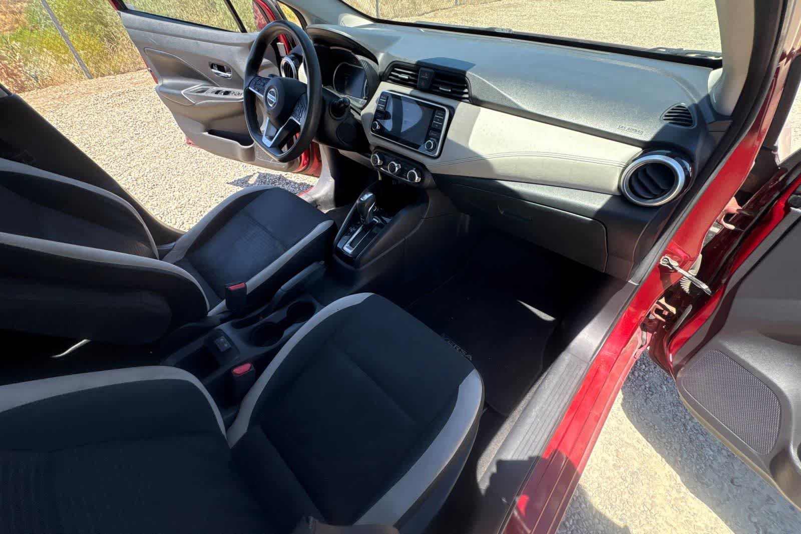Used 2020 Nissan Versa SV FWD image 17