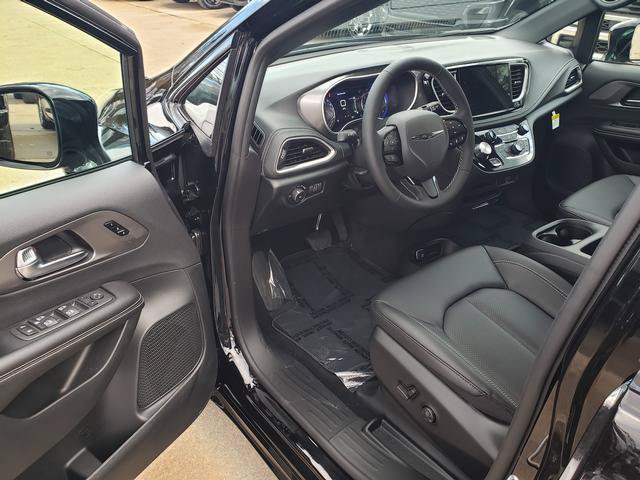 New 2026 Chrysler Pacifica Select w/ S Appearance Package AWD/4WD image 6