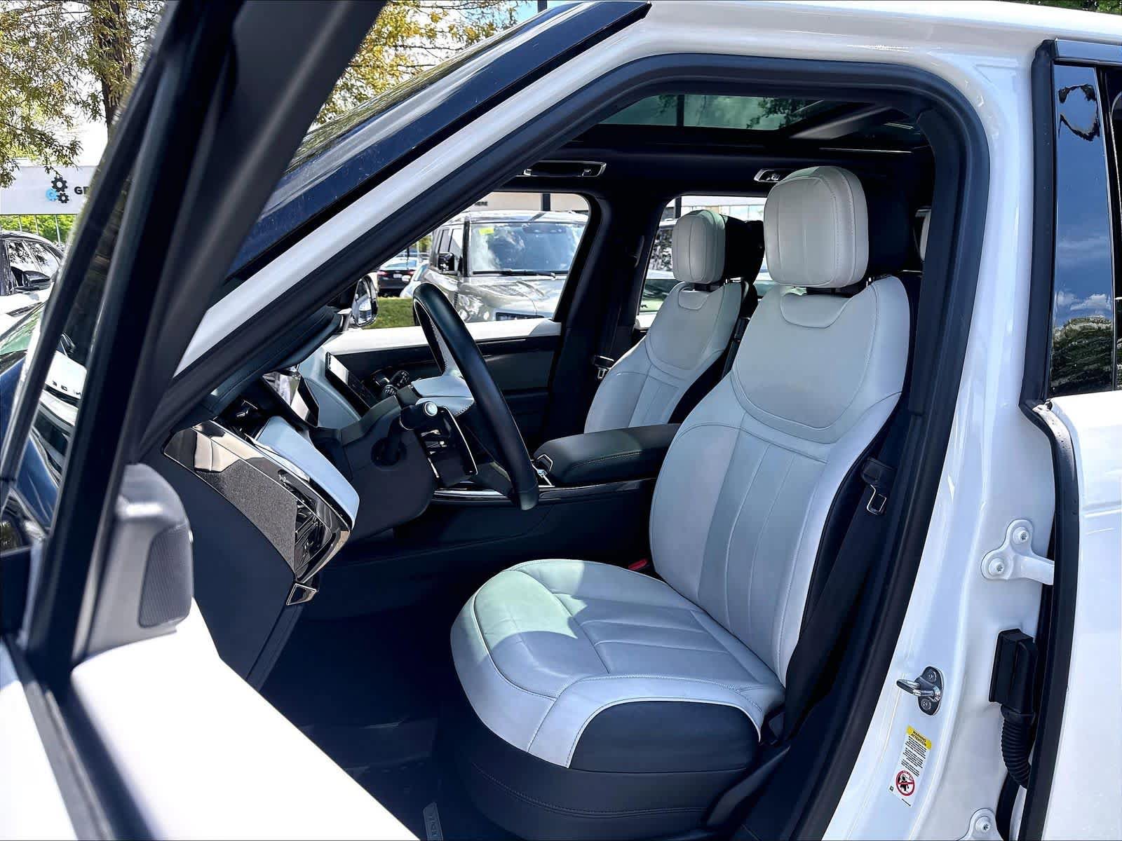 Used 2024 Land Rover Range Rover Sport Dynamic SE AWD/4WD image 28