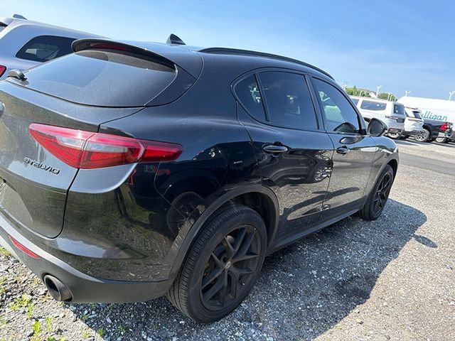 Used 2018 Alfa Romeo Stelvio Ti Sport AWD/4WD image 6
