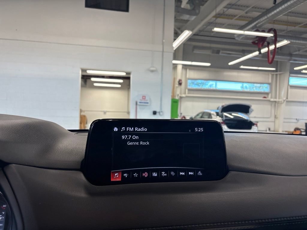 Used 2017 MAZDA CX-5 Touring w/ Preferred Equipment Package AWD/4WD image 11