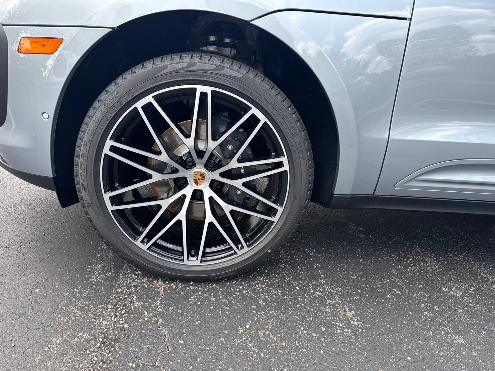 New 2026 Porsche Macan AWD/4WD image 7