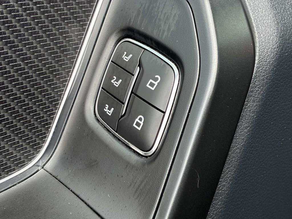 Used 2023 Ford F150 Raptor w/ Raptor Carbon Fiber Package image 19