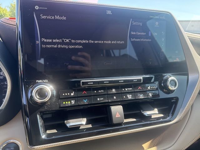 Used 2020 Toyota Highlander Platinum FWD image 34