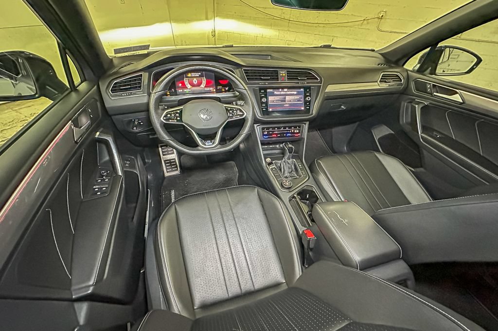 Used 2022 Volkswagen Tiguan SE R-Line AWD/4WD image 12