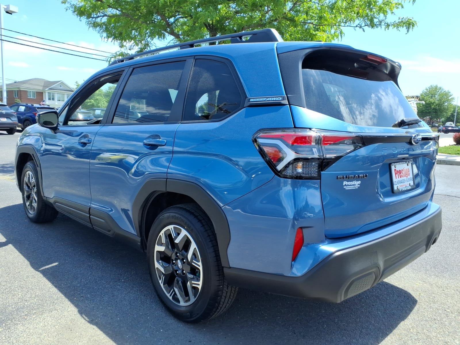 Certified 2025 Subaru Forester Premium AWD/4WD image 4