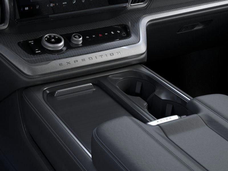 New 2026 Ford Expedition Platinum image 11