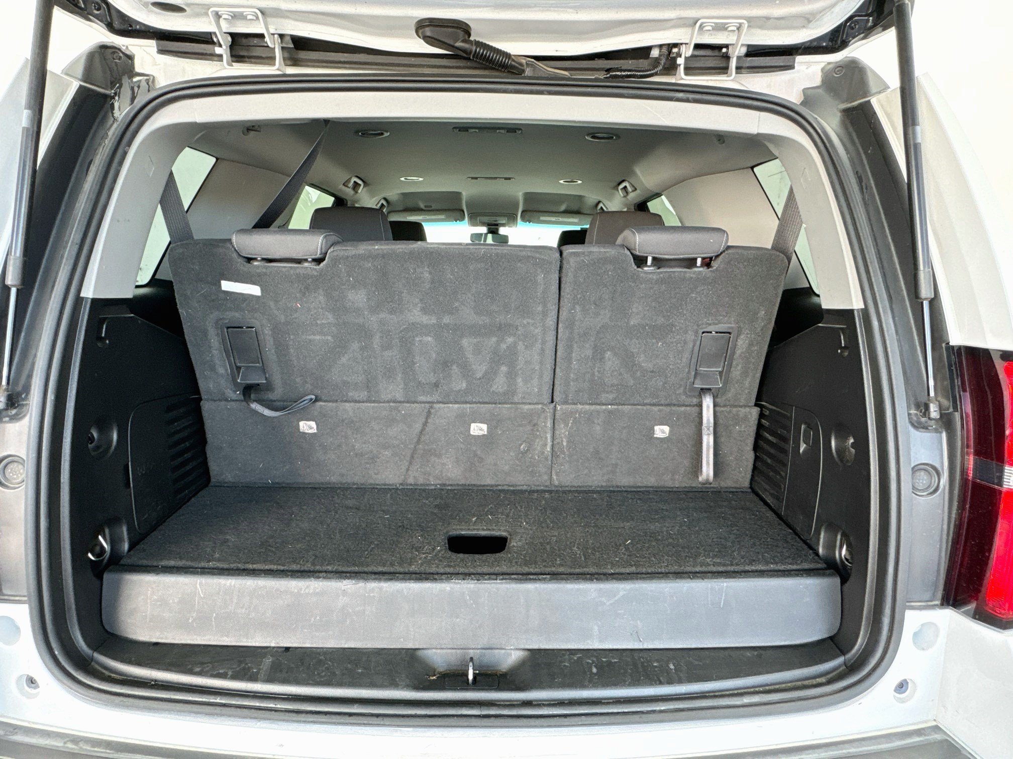 Used 2019 Chevrolet Tahoe LS RWD image 17