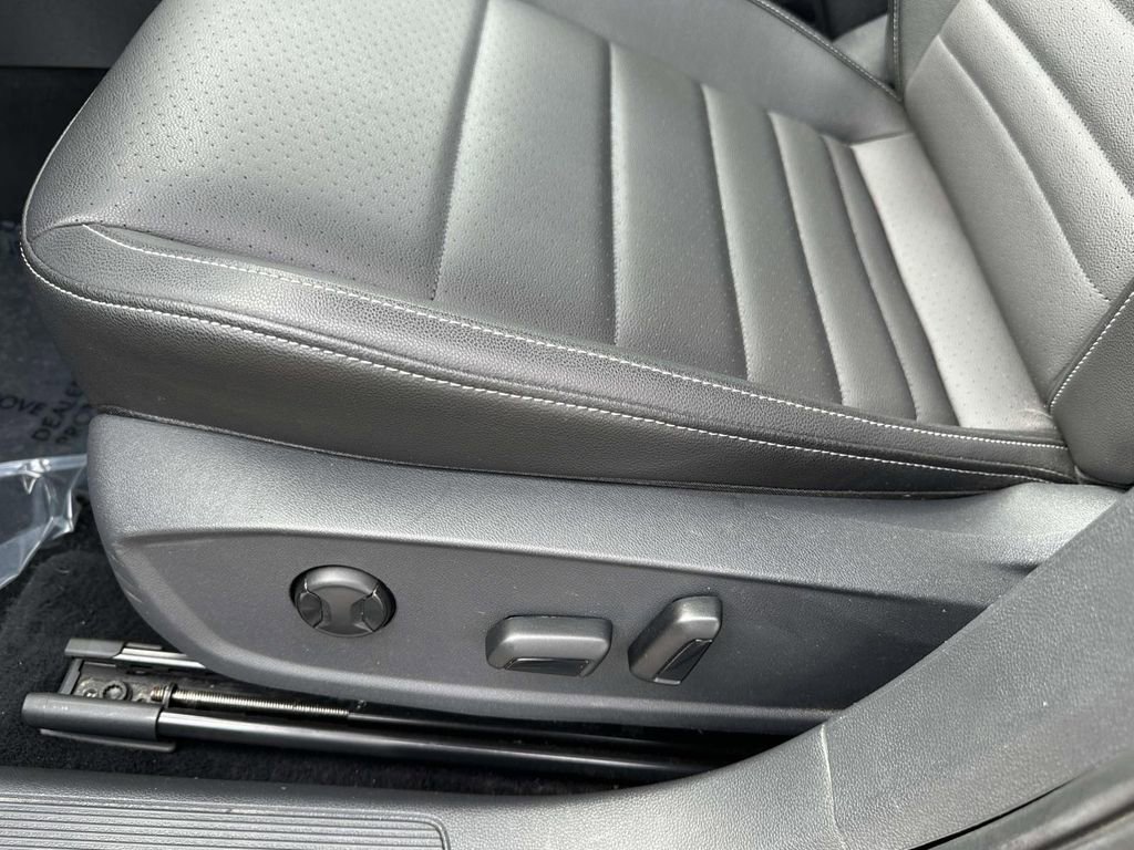 Certified 2021 Volkswagen Jetta SE w/ SE Cold Weather Package image 20