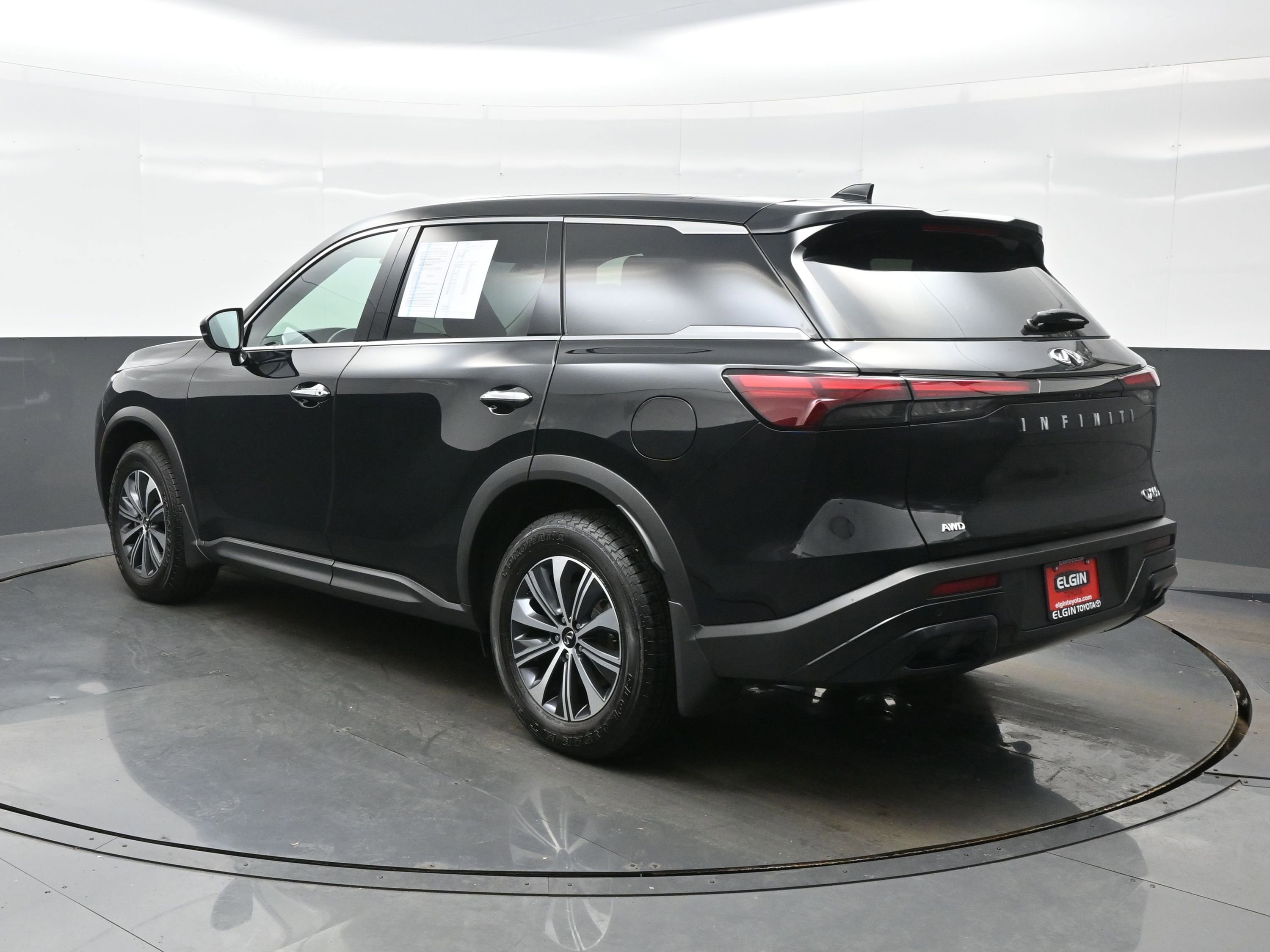 Used 2024 INFINITI QX60 Pure image 4