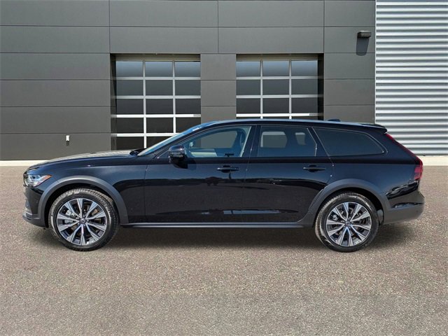 New 2025 Volvo V90 B6 Cross Country Plus w/ Climate Package image 2