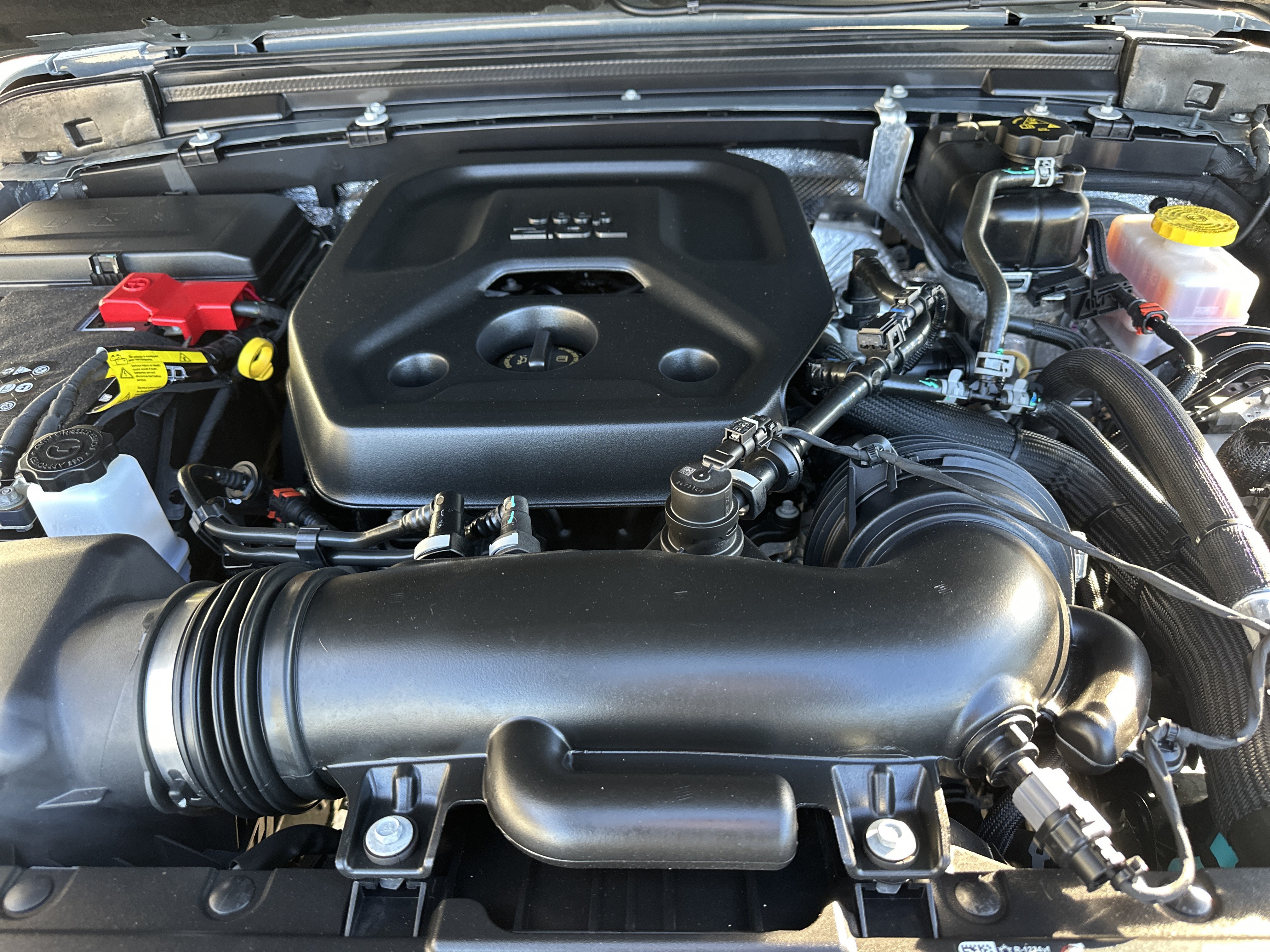 Used 2025 Jeep Wrangler Sport AWD/4WD image 10