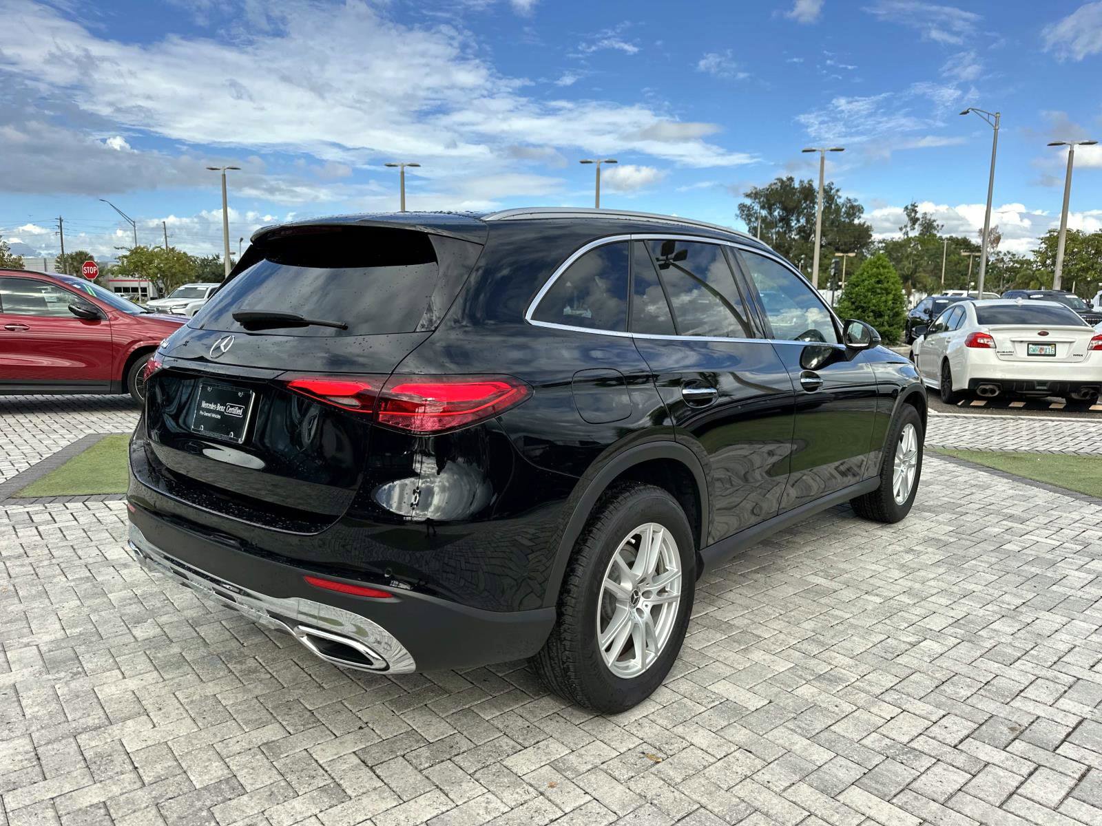 Used 2025 Mercedes-Benz GLC 300 image 4