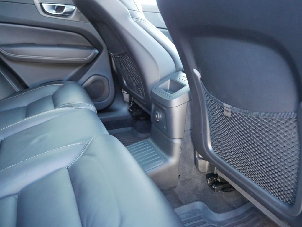 Used 2023 Volvo XC60 T8 Ultimate w/ Climate Package image 35